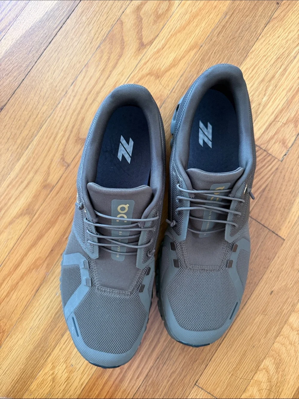 On Running Men's Cloud 6 Sneakers in Grizzly Grizzly(earth-toned brown)